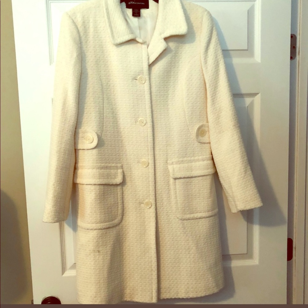 MODA/Victoria’s Secret Coat